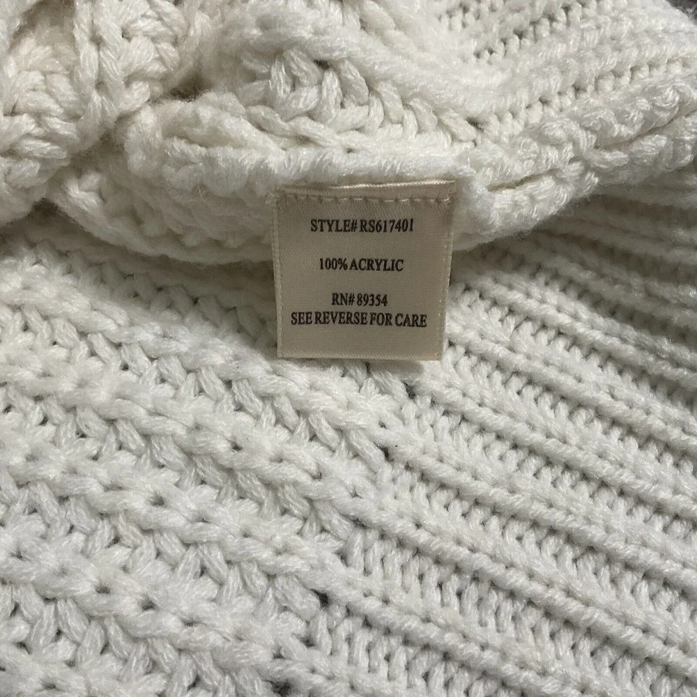 Ultra Flirt XL Woman’s Ivory V-Neck Cable Acrylic‎ Sweater Style RS617401